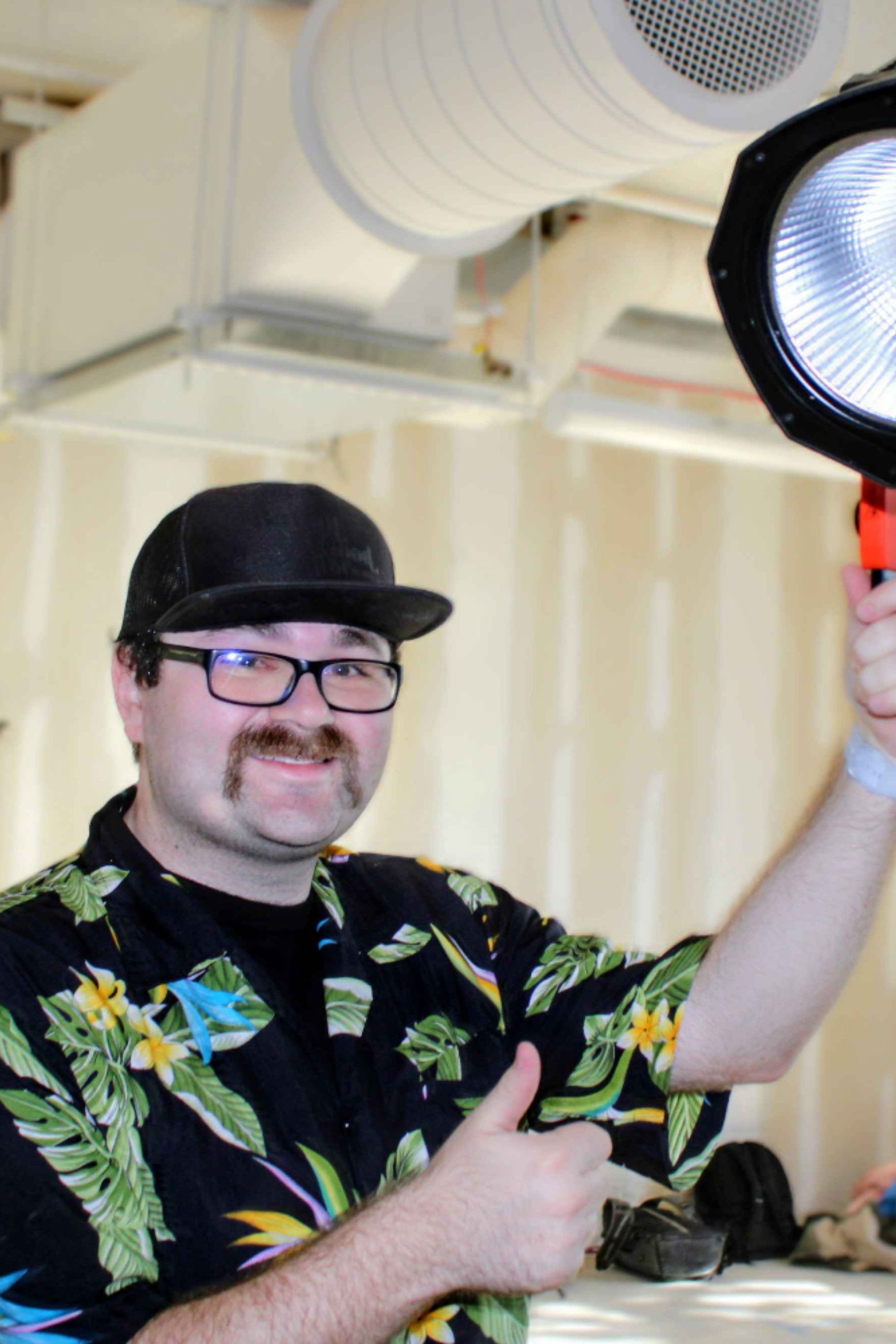 et billede af Ethan J. Faulkner