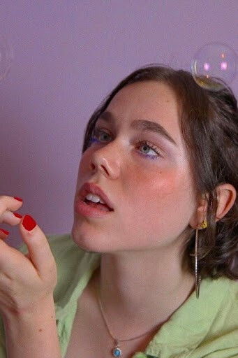 et billede af Ella Fields