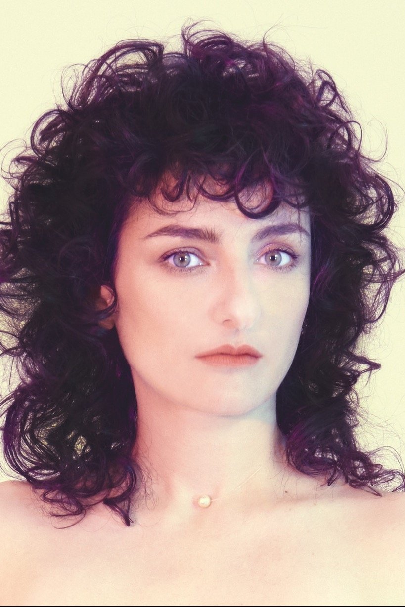 et billede af Alice Lewis