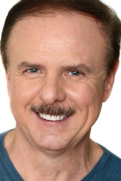 et billede af Rob Joseph Leonard