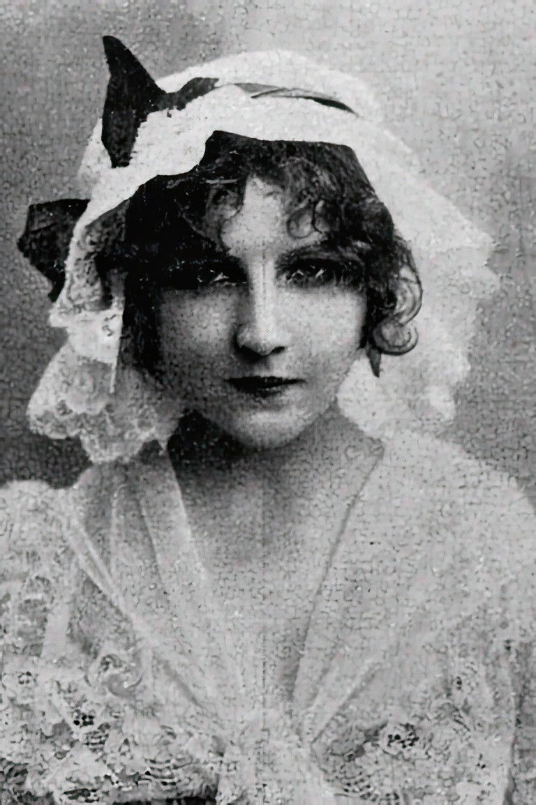 et billede af Suzanne Crosnier