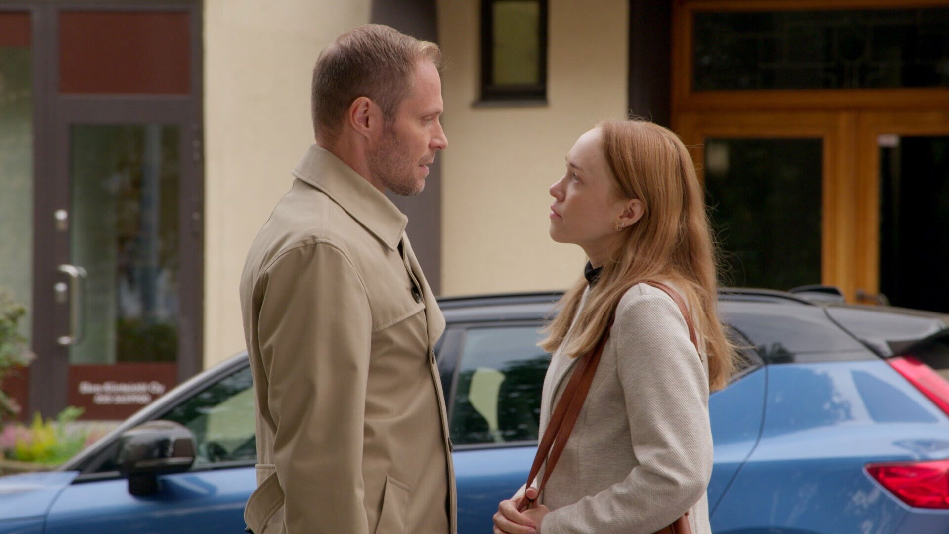 Secret Lives Season 28 :Episode 100  Episode 4890