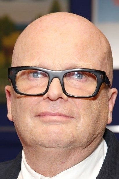 et billede af Dominic Savage