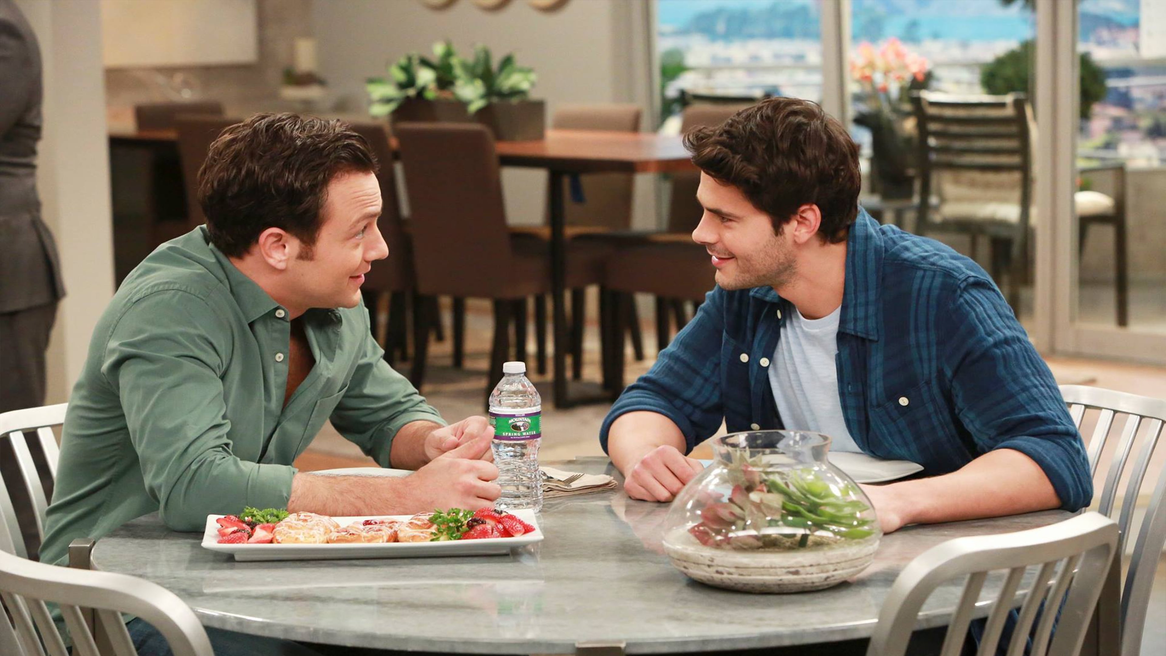Young & Hungry Season 2 Episode 19