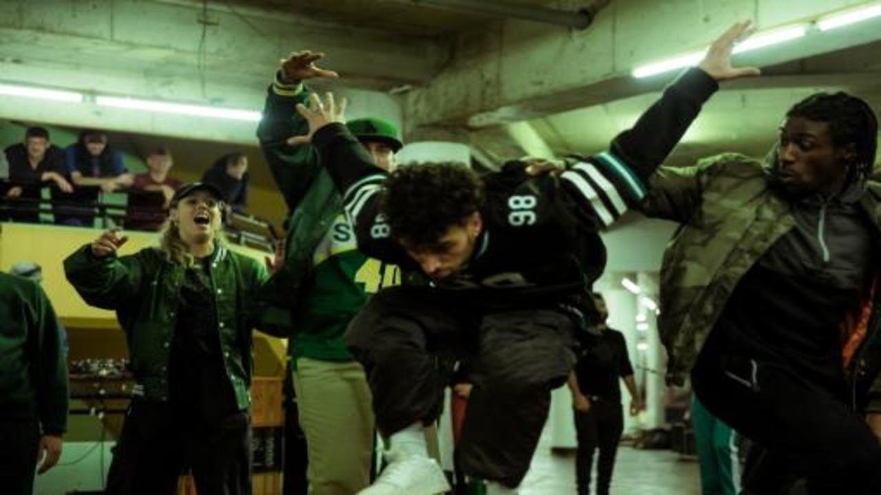 Fly (2021)
