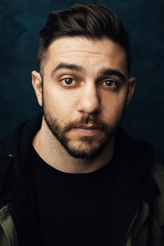 et billede af Eric Francis Melaragni