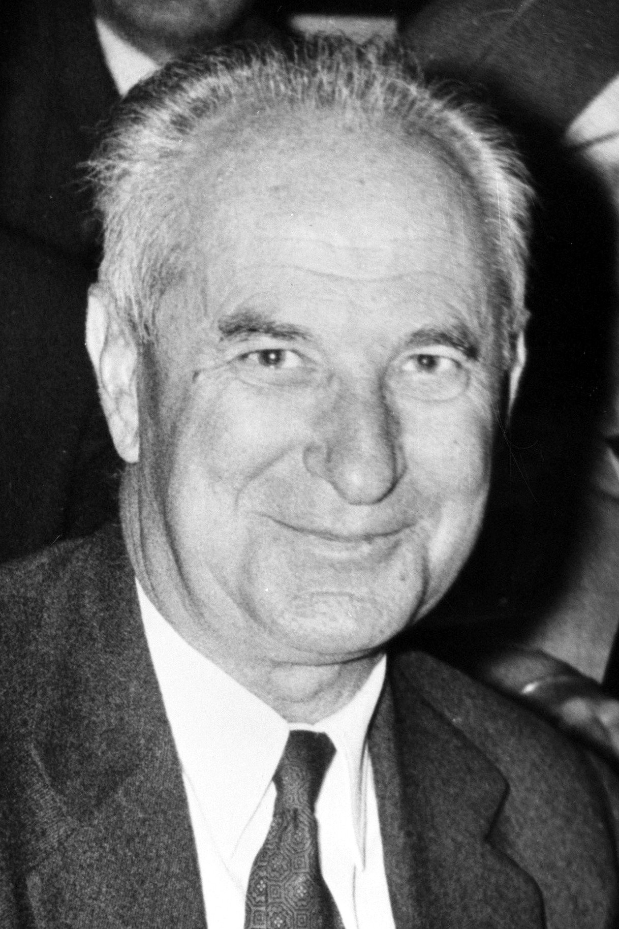 Gaston Defferre's picture in the cast