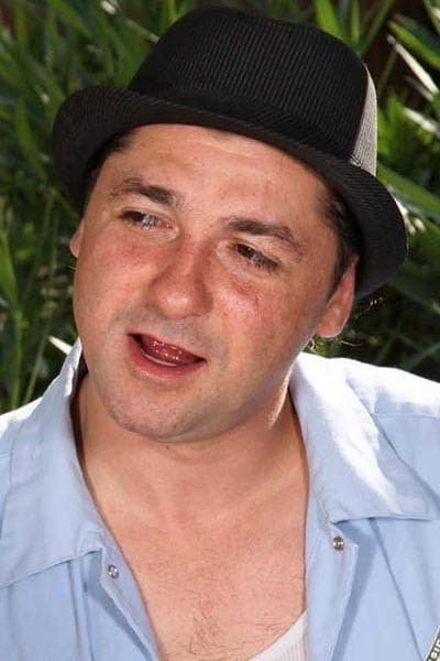 et billede af Leslie Taylor