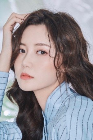 Bi Xue's picture in the cast