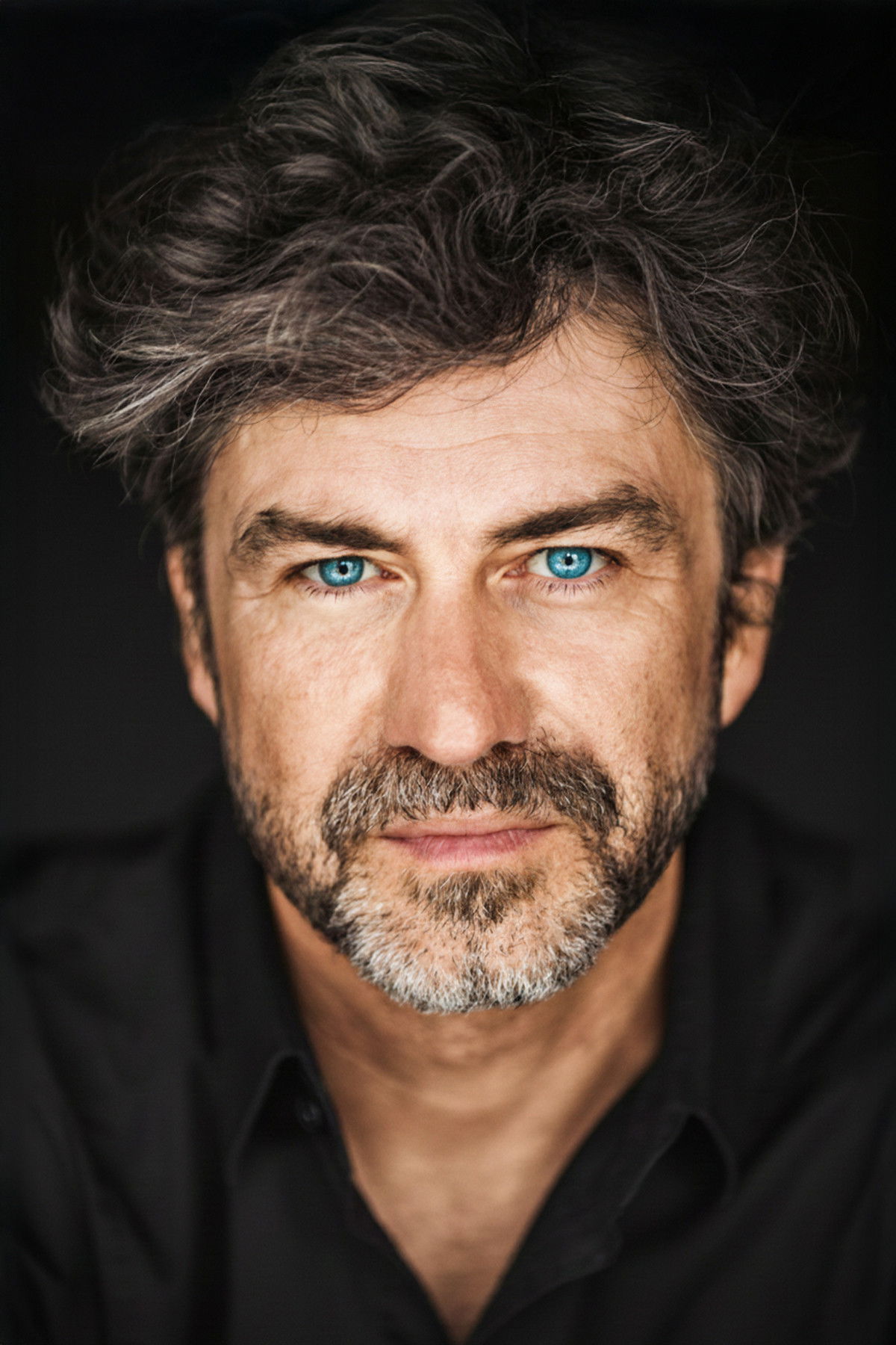 et billede af Tan Sağtürk