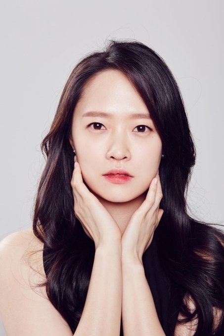 et billede af Jo Young-ji