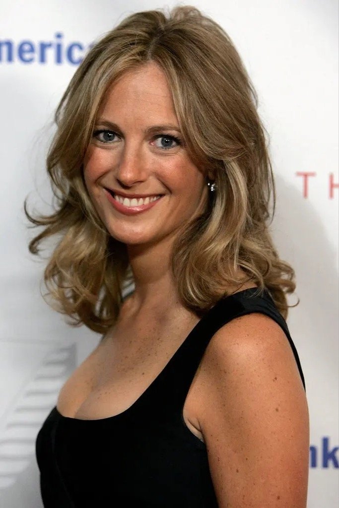 Lauren Weisberger backdrop