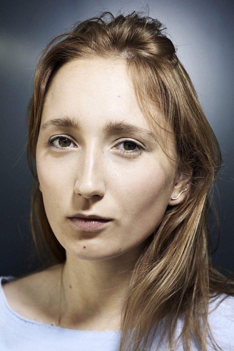 Sonia Suhl's picture in the cast