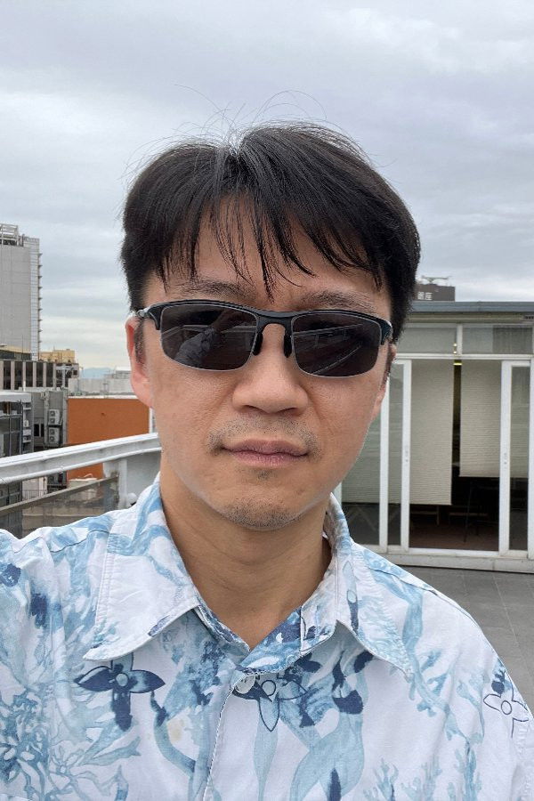 et billede af Adrian Low