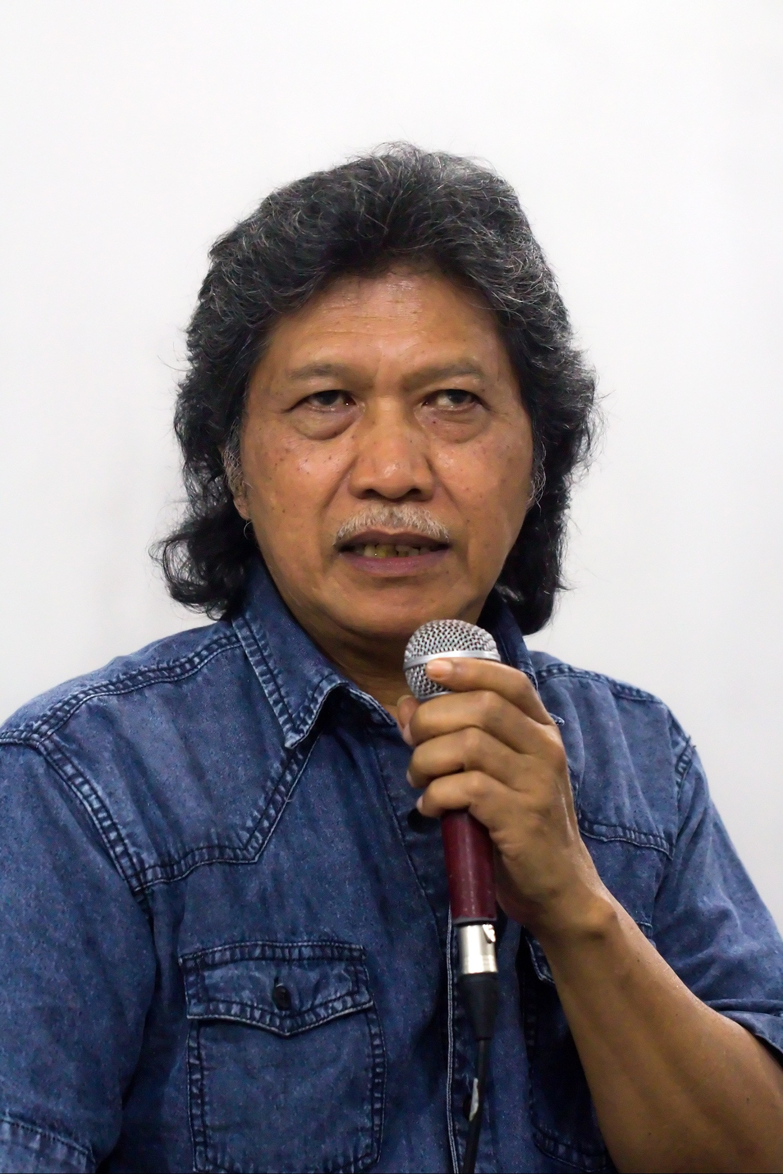 et billede af Emha Ainun Nadjib