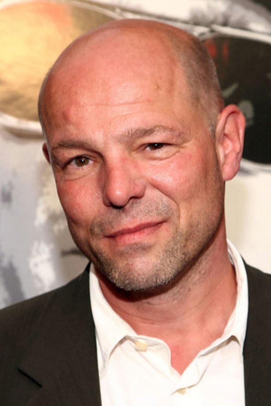 et billede af Simon Cellan Jones