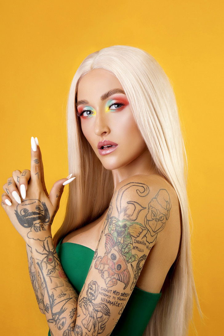 et billede af Sharlota