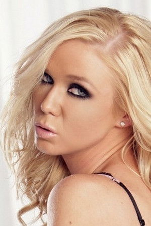 et billede af Dylan Riley