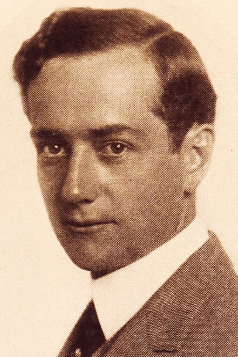 et billede af Leo Pierson