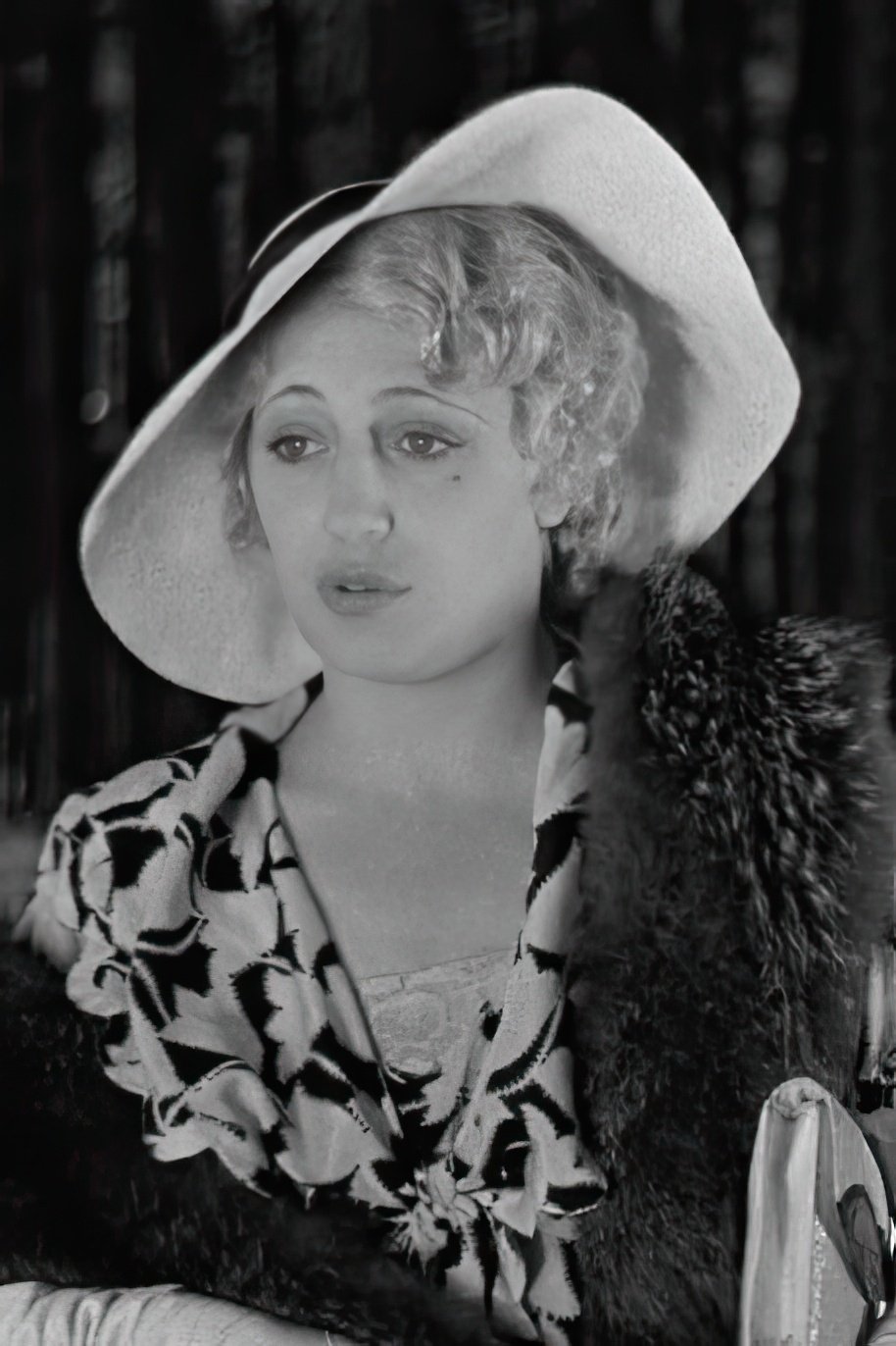 Régine Lutèce's picture in the cast