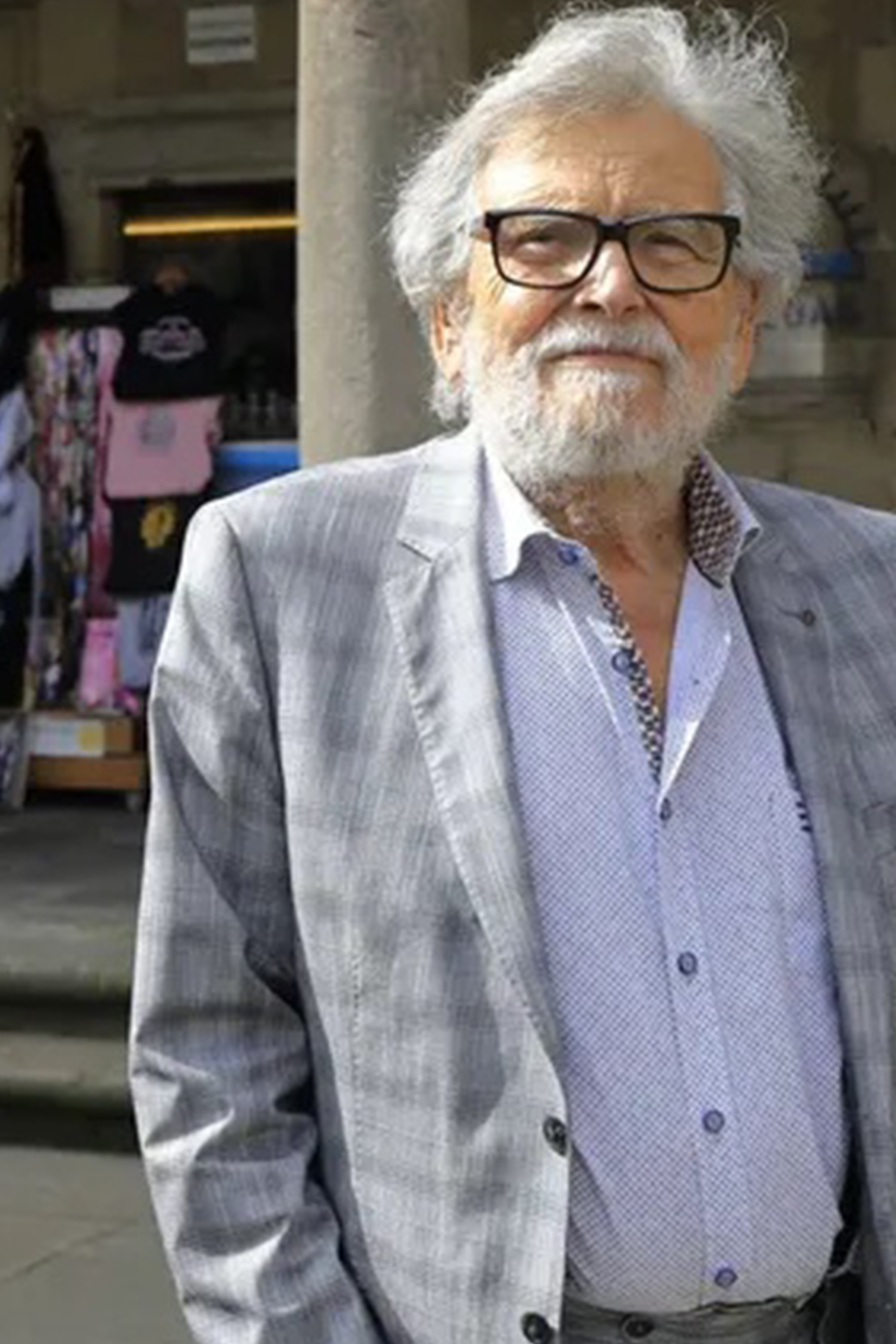 et billede af MARCELINO SANIN