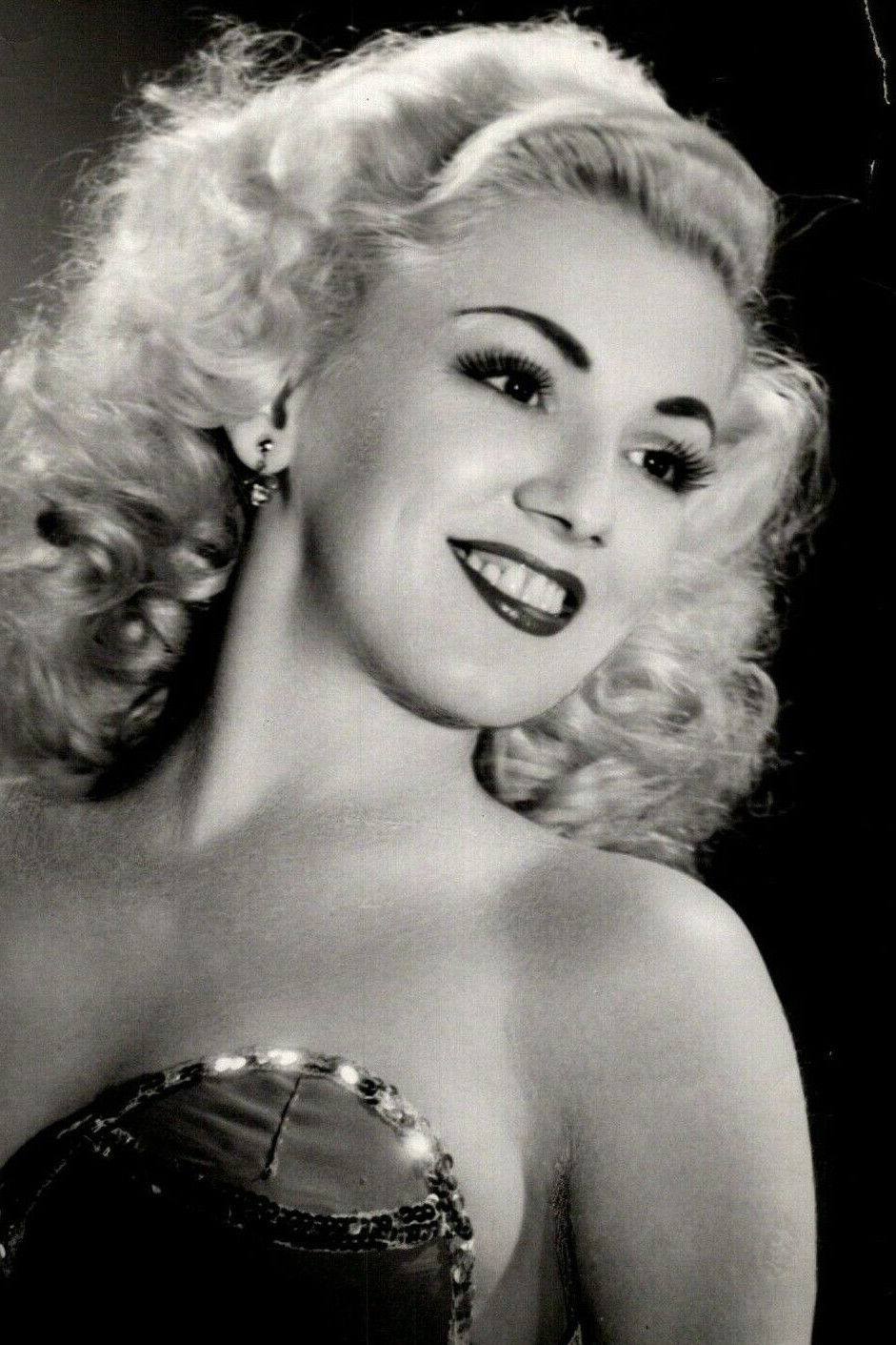 et billede af Hillary Dawn