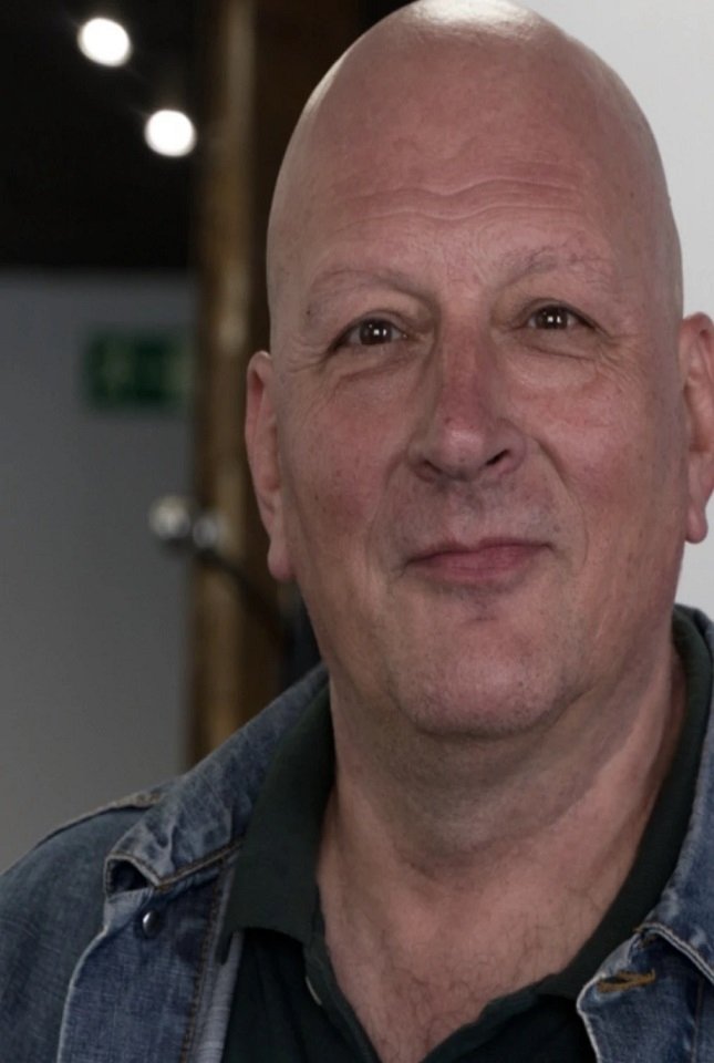 et billede af Luis Bajo