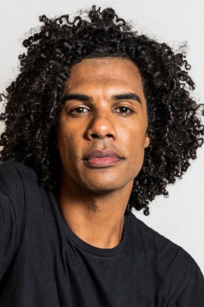 et billede af Átila Bee