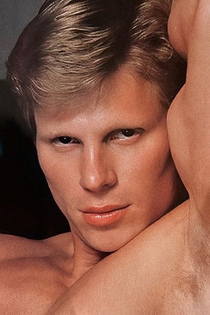 et billede af Kevin Sharpe