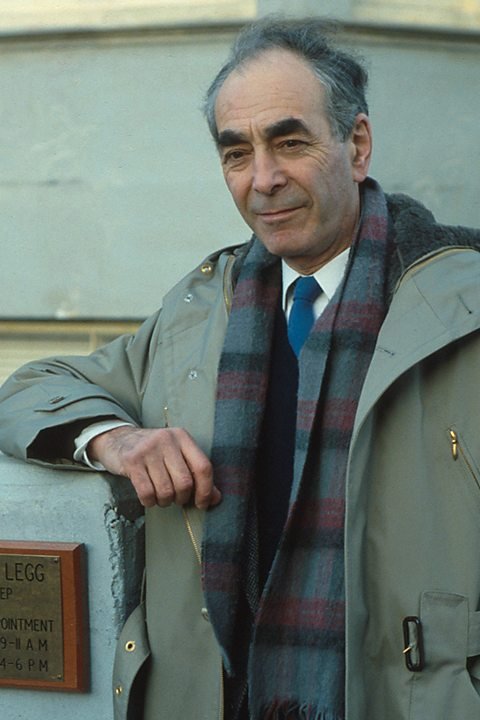 et billede af Leonard Fenton