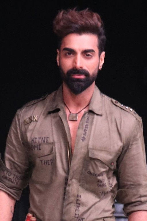 et billede af Tushar Kalia