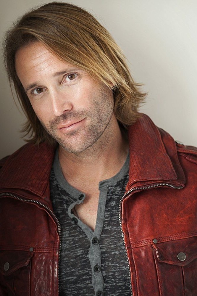 et billede af Christopher Crabb