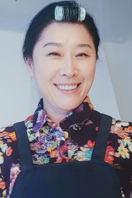 Jeong Mi-kyeong is Neighborhood Auntie