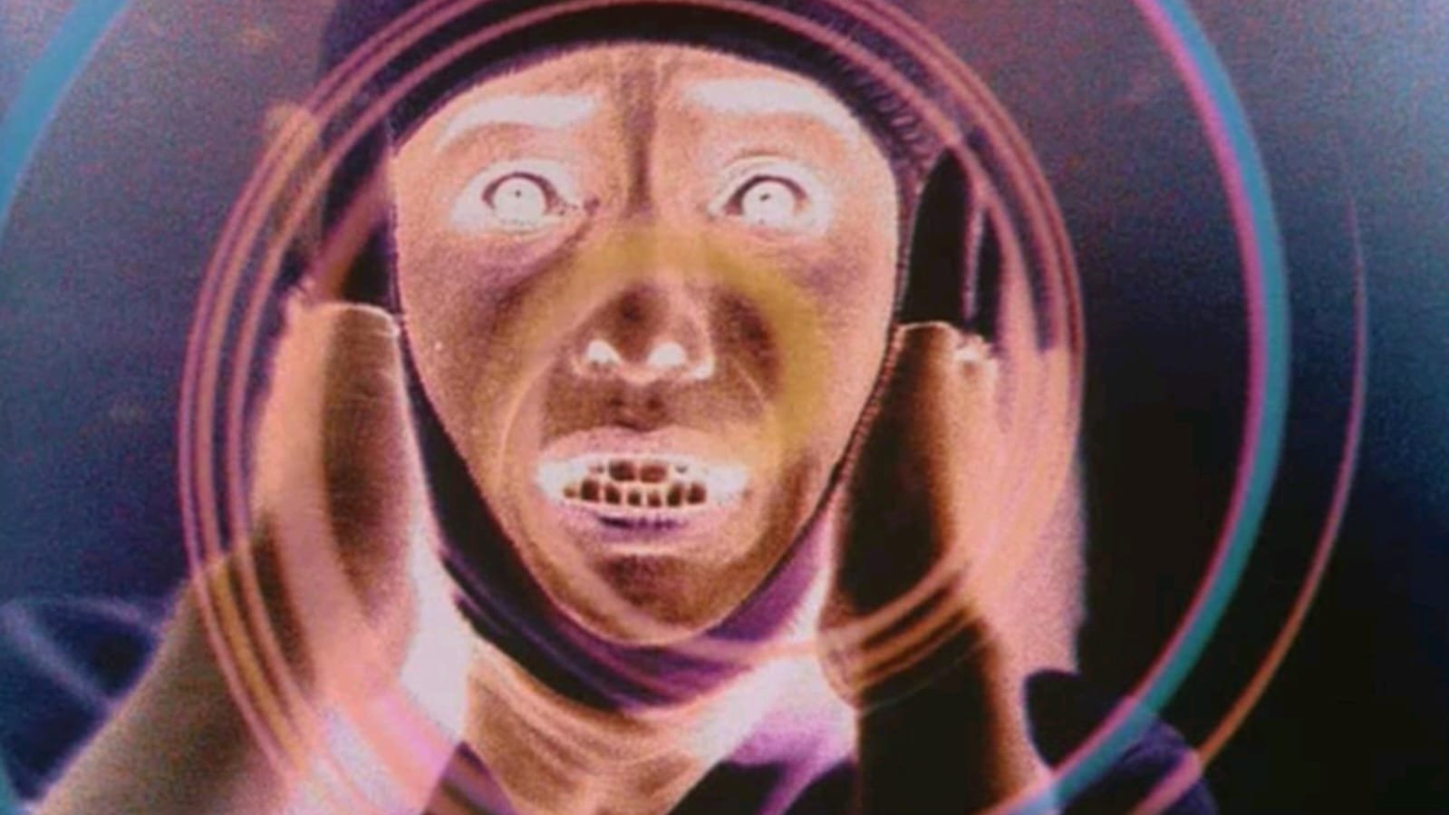 Uzumaki (2000)