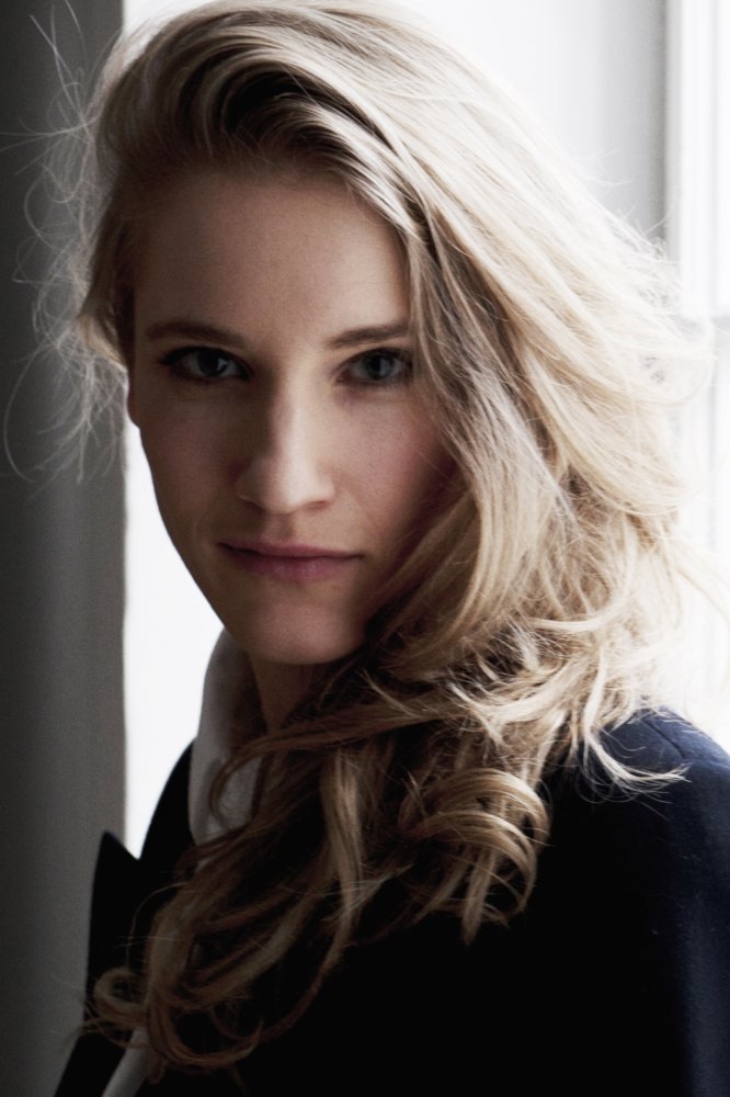 Elisabeth Umlauft's picture in the cast