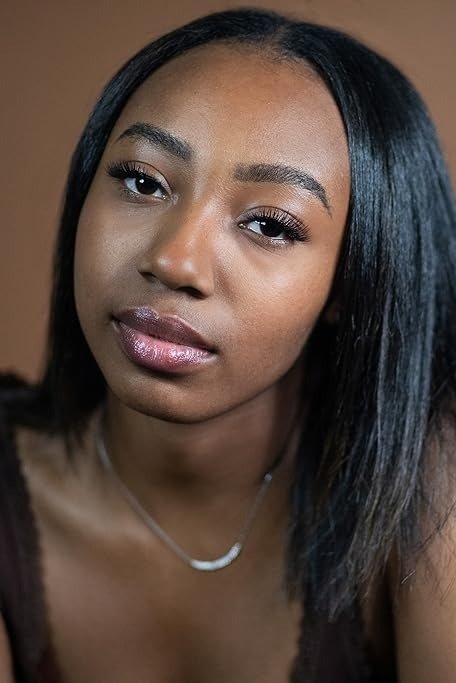 et billede af Mikenzie Taylor