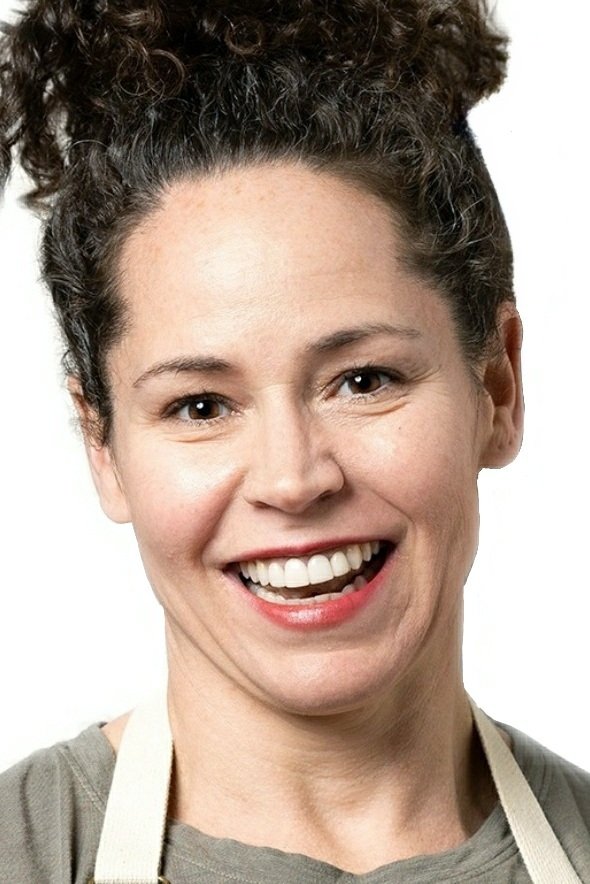 Stephanie Izard's picture in the cast