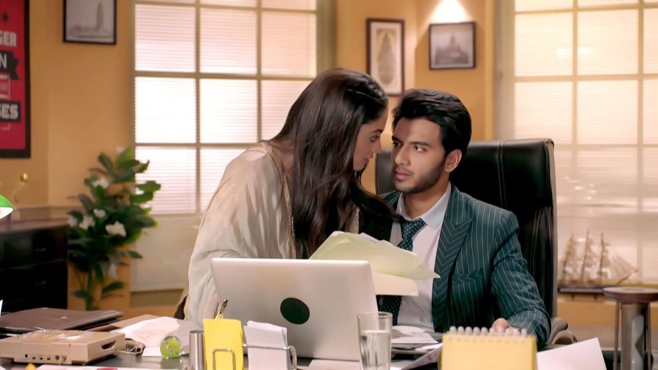 Thumbnail for Aman, Roshni's Romantic Moment Season 1 Episode 95