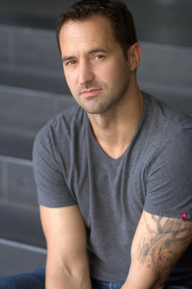 et billede af Scott E. Miller