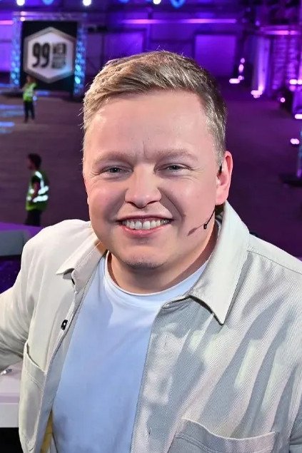 Florian Schmidt-Sommerfeld's picture in the cast