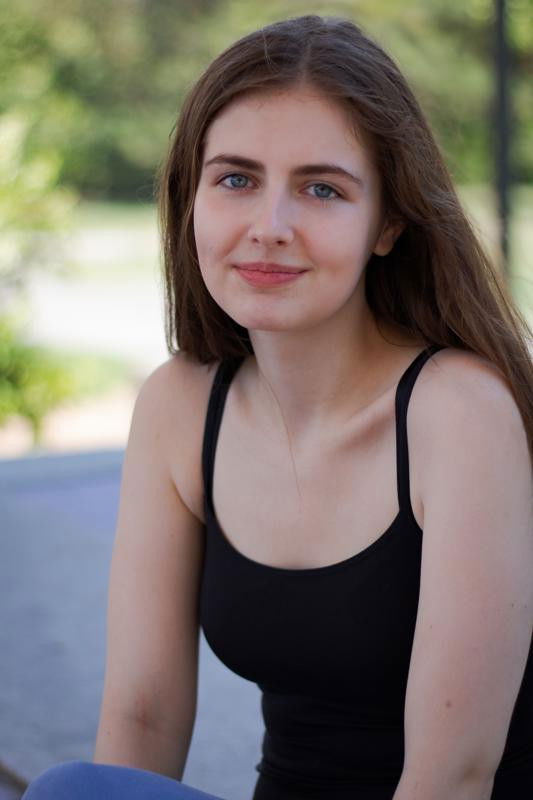 et billede af Alyssa Grace Adams