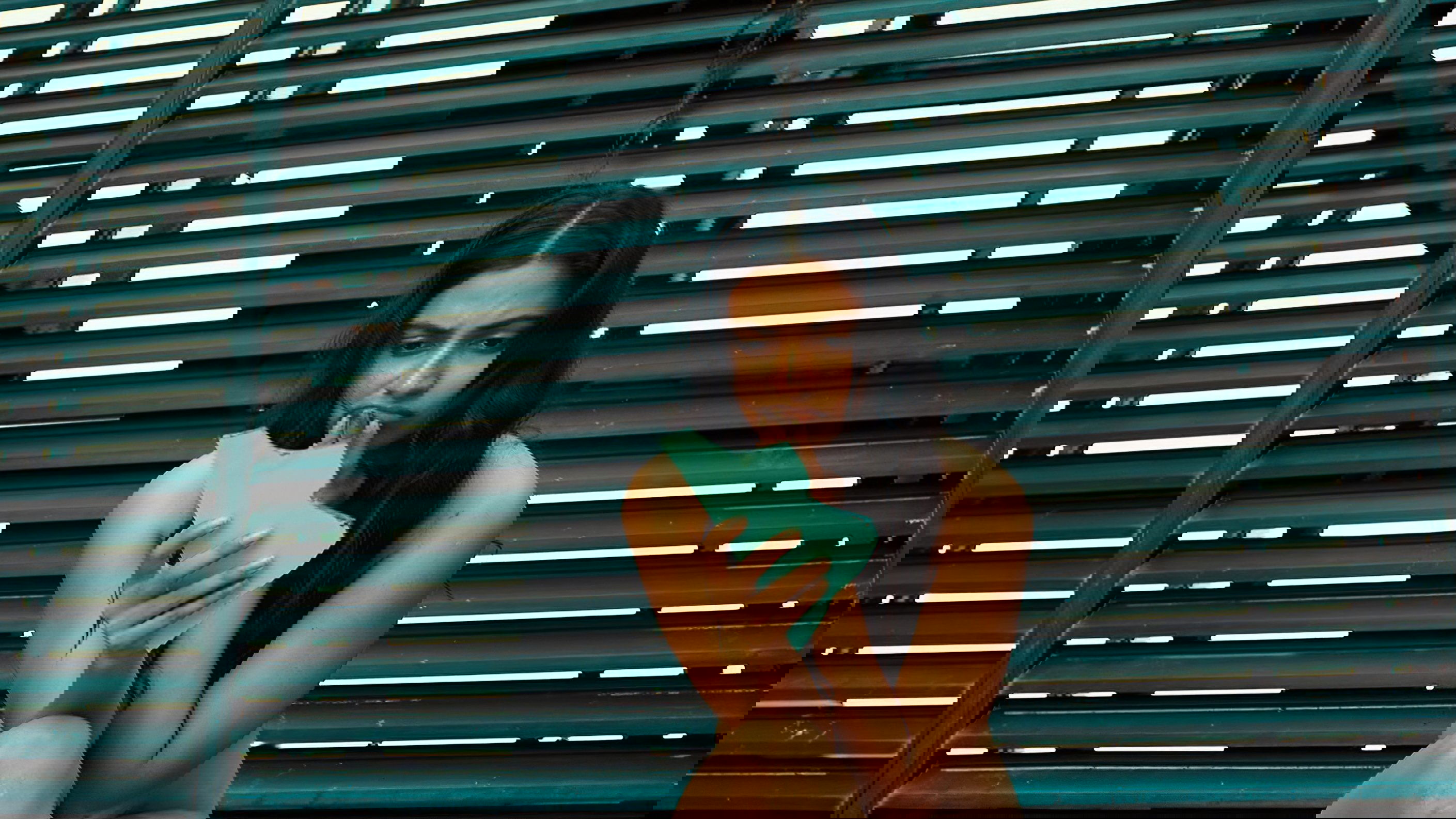 Aadai (2019)
