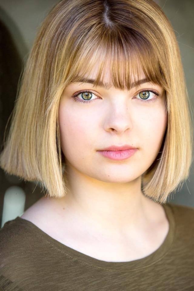 et billede af Shelby Surdam