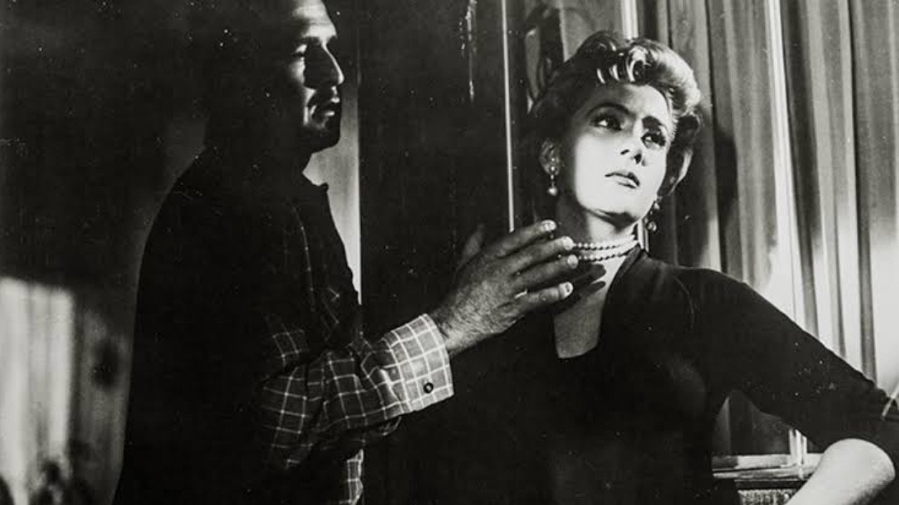 La sospechosa (1955)
