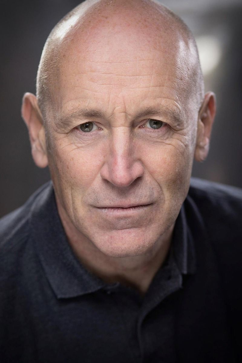 et billede af Russell Barnett