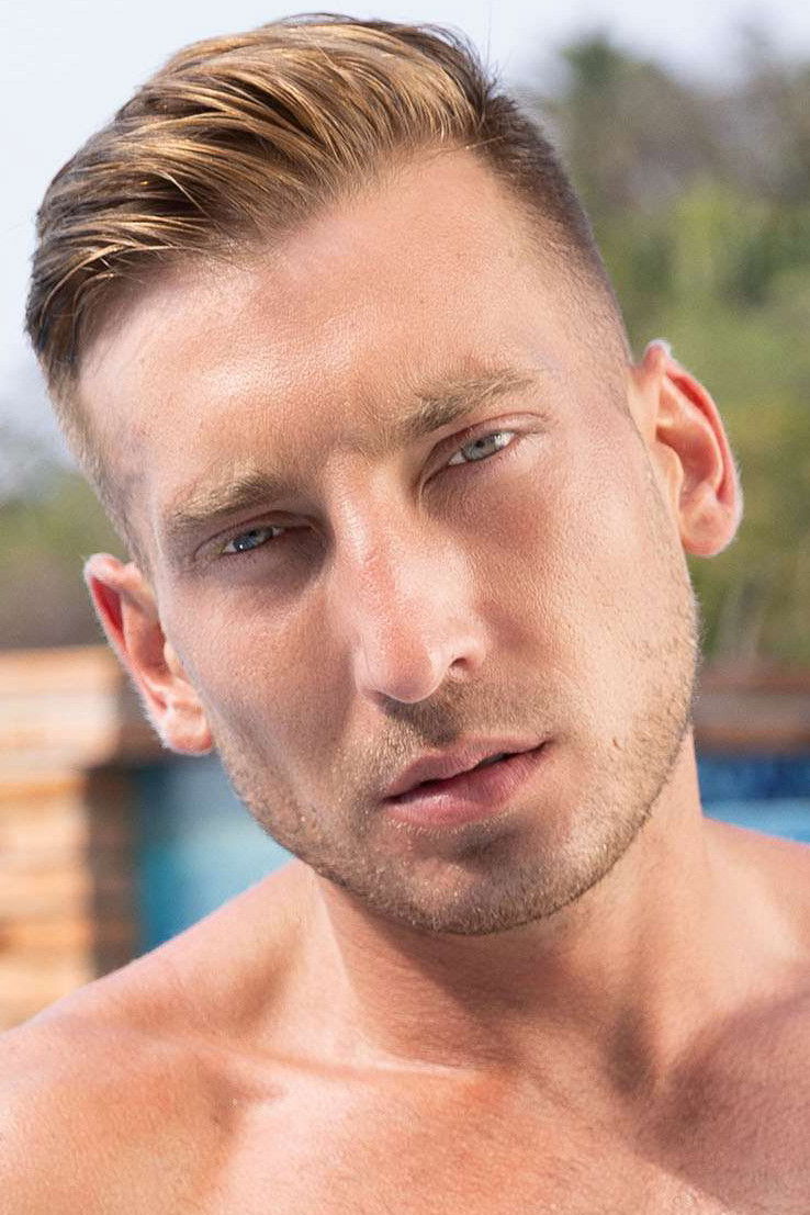 et billede af Mika Ayden