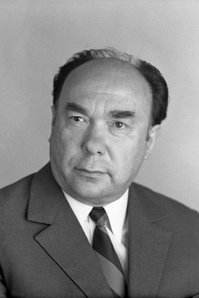 et billede af Aleksandr Yakovlev