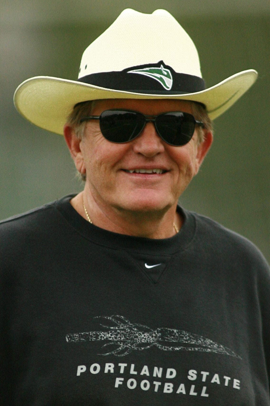 et billede af Jerry Glanville