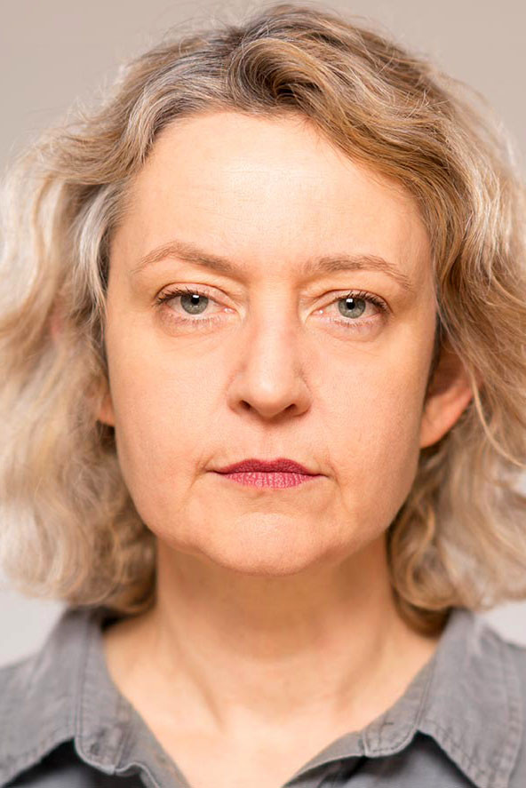 et billede af Lucy Briers