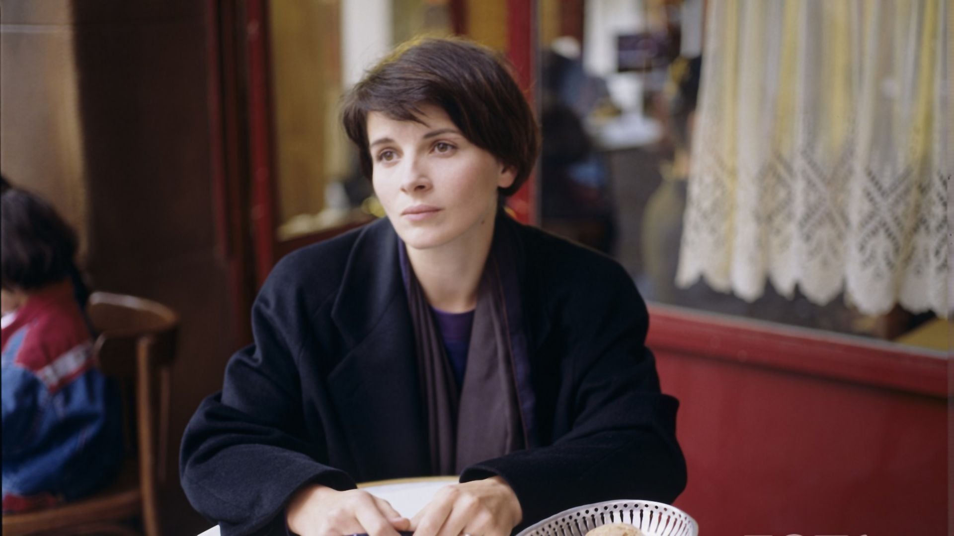 A Liberdade é Azul: O Primeiro Filme da Trilogia de Krzysztof Kieślowski, uma Meditação Pungente sobre Luto, Liberdade e Recomeço 1